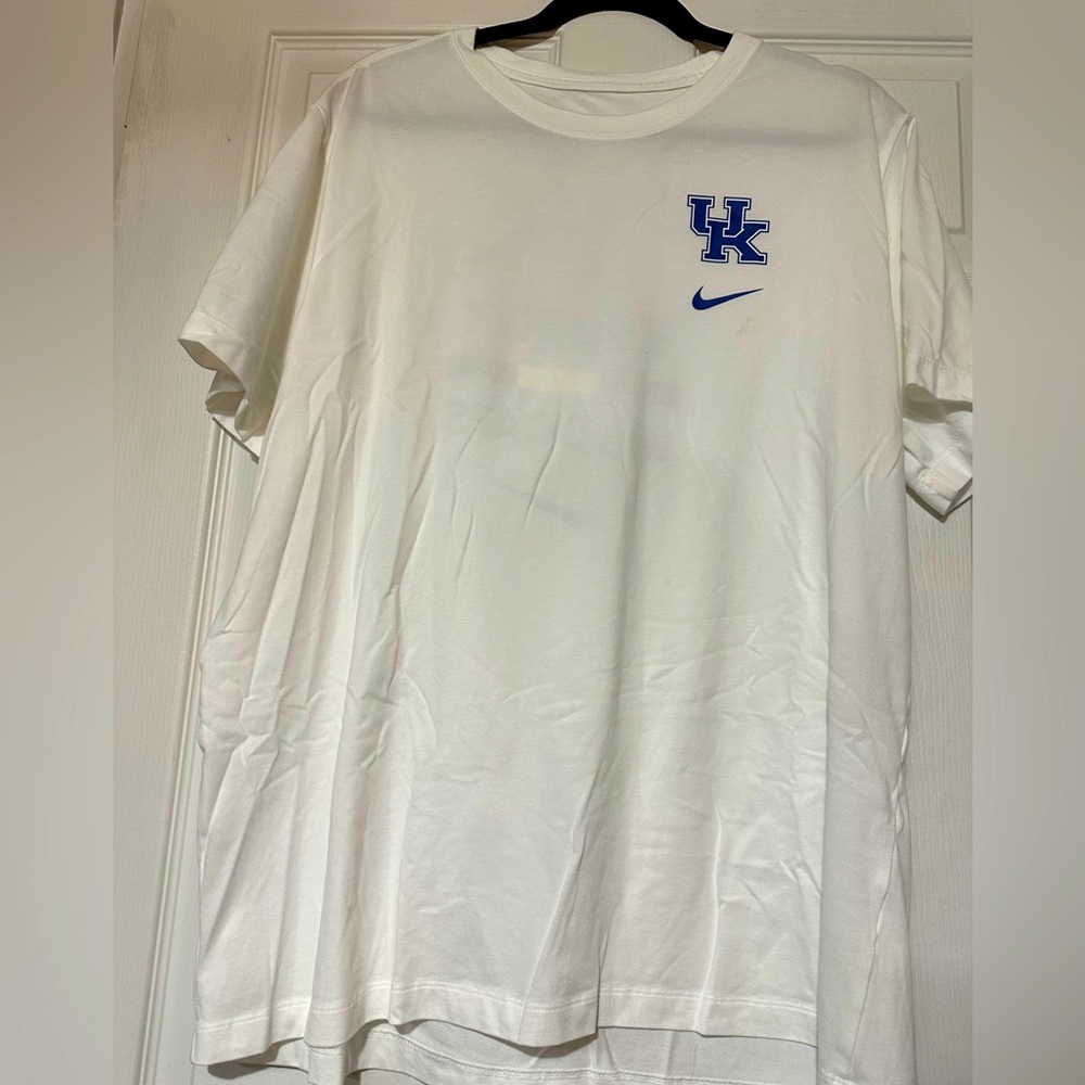 NWOT. Mens Nike drifit UK t-shirt XL.
